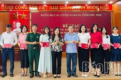 79 học viên hoàn thành lớp bồi dưỡng kiến thức quốc phòng và an ninh đối tượng 4