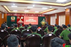 Bồi dưỡng lý luận chính trị dành cho đảng viên mới