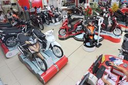 Thị trường xe máy tiếp tục khởi sắc