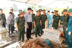 Ninh Bình đẩy nhanh tìm kiếm hài cốt liệt sĩ, xóa nhà tạm cho gia đình chính sách