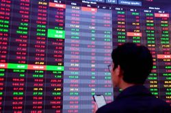 VN-Index 'bốc hơi' gần 28 điểm phiên 13/7