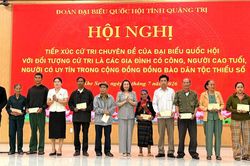 Đoàn ĐBQH tỉnh Quảng Trị tiếp xúc cử tri chuyên đề tại xã Khe Sanh