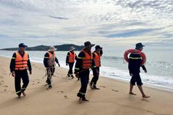 Quảng Ngãi: 2 người chết, 1 người mất tích trong lúc tắm biển