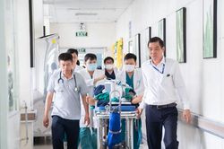 Đưa bệnh nhân nguy kịch vụ lật ca nô về TP Hồ Chí Minh điều trị