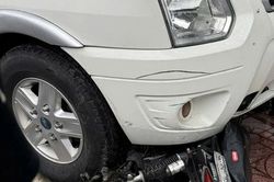 Ô tô 16 chỗ lao lên lề đường, 1 người tử vong