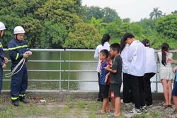 Trang bị kỹ năng ph&ograve;ng chống tai nạn, đuối nước cho trẻ em