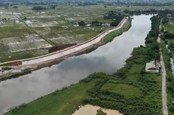 N&acirc;ng cấp đường đ&ecirc; Tả B&ugrave;i, đảm bảo ATGT v&agrave; ngăn lũ