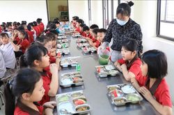 H&agrave; Nội đề xuất tăng mức hỗ trợ bữa ăn b&aacute;n tr&uacute;