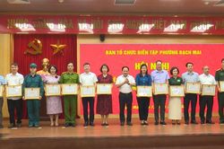 Phường Bạch Mai khen thưởng 46 tập thể, c&aacute; nh&acirc;n tham gia diễn tập t&aacute;c chiến