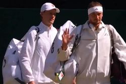 Jannik Sinner bảo vệ th&agrave;nh c&ocirc;ng danh hiệu Wimbledon