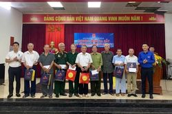 Tuổi trẻ Kiểm toán nhà nước khu vực VII: Thăm hỏi, tặng quà các gia đình chính sách