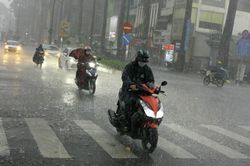 Dự báo thời tiết miền Nam hôm nay 13/7: Chiều tối có mưa dông diện rộng