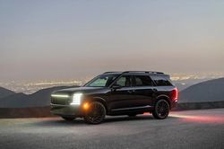 Tin xe 13/7: Avatr 11 xuất hiện ở Hà Nội, Hyundai Palisade có bản Black Ink