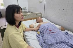 Sau mỗi giấc mê, người cha trẻ lại thấy mất đi một phần cơ thể vì điện cao thế
