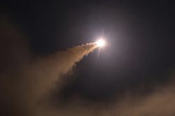 Iran tập kích căn cứ Mỹ trong khu vực, phá hủy hệ thống phòng không Patriot