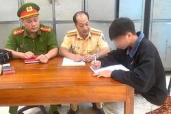 Lào Cai: Con đi xe máy bốc đầu, bố bị xử phạt