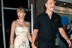 Ca sĩ tỷ phú Taylor Swift có tin vui sau đám cưới