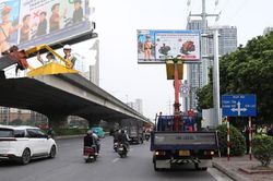 Người đi đường Hà Nội sắp biết trước điểm ùn tắc, ngập úng qua màn hình LED