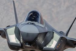 Na Uy điều tiêm kích F-35 đón đội tuyển trở về từ World Cup