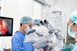 Đưa y tế chất lượng cao đến gần người dân