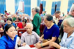 Những nhịp cầu tr&ecirc;n h&agrave;nh tr&igrave;nh tri &acirc;n