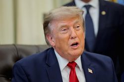 Ông Trump dọa tấn công pháo đài hạt nhân của Iran
