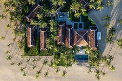 B&ecirc;n trong resort 100 biệt thự 20 năm tuổi ở Hội An