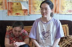 Nữ sinh ngh&egrave;o lọt top đầu kỳ thi đại học kh&oacute; bậc nhất h&agrave;nh tinh
