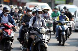 Thời tiết hôm nay 14.7: Hà Nội nắng nóng, TP.HCM mưa to