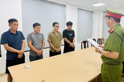 Khởi tố 4 đối tượng c&aacute; độ b&oacute;ng đ&aacute; qua mạng với số tiền hơn 22 tỉ đồng