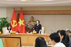 Ph&oacute; Thủ tướng Phạm Thị Thanh Tr&agrave; y&ecirc;u cầu siết chặt an to&agrave;n thực phẩm tại trường học, xử l&yacute; vi phạm kh&ocirc;ng c&oacute; v&ugrave;ng cấm