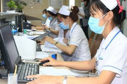Dự kiến ph&acirc;n cấp thẩm quyền tuyển dụng, quản l&yacute; c&ocirc;ng chức, vi&ecirc;n chức của Bộ Y tế