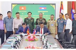 B&agrave;n giao, tiếp nhận 14 h&agrave;i cốt liệt sĩ tại tỉnh T&agrave; Keo, Vương quốc Campuchia