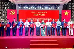 Khánh Hòa công bố quyết định về công tác cán bộ