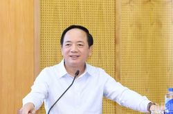 Đổi mới mạnh mẽ c&ocirc;ng t&aacute;c ch&iacute;nh trị, tư tưởng, g&oacute;p phần x&acirc;y dựng Đảng to&agrave;n diện