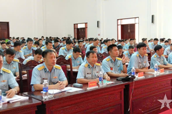 Sư đoàn 375 đẩy mạnh giáo dục chính trị, xây dựng 'Lá chắn thép' bảo vệ vùng trời