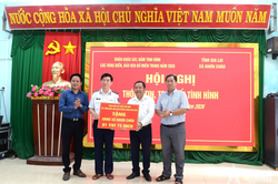 Cảnh s&aacute;t biển Việt Nam tổ chức nhiều hoạt động &yacute; nghĩa tại x&atilde; đảo Nhơn Ch&acirc;u
