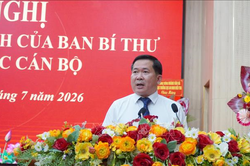 Trung tướng Đinh Văn Nơi giữ chức Phó bí thư Tỉnh ủy An Giang, kiêm Bí thư Đảng ủy đặc khu Phú Quốc