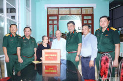 Bộ tư lệnh Qu&acirc;n khu 7 tri &acirc;n tại đặc khu C&ocirc;n Đảo