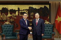 Ph&oacute; thủ tướng Thường trực Phạm Gia T&uacute;c tiếp Bộ trưởng Bộ N&ocirc;ng nghiệp v&agrave; M&ocirc;i trường L&agrave;o