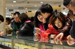 Mỹ dọa &aacute;p ph&iacute; 20% qua eo biển Hormuz, &aacute;p lực đ&egrave; nặng l&ecirc;n thị trường