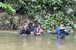 Cận cảnh Công an băng rừng, lội suối bắt đối tượng trốn cai nghiện
