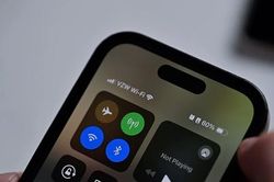 Chỉ cần áp sát, AI có thể biết bạn đang dùng app gì