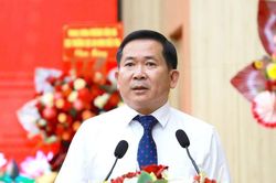 Trung tướng Đinh Văn Nơi giữ chức Phó Bí thư Tỉnh ủy An Giang
