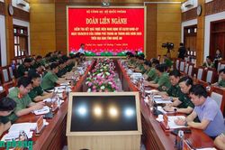 Đo&agrave;n c&ocirc;ng t&aacute;c li&ecirc;n ng&agrave;nh Bộ Quốc ph&ograve;ng, Bộ C&ocirc;ng an kiểm tra việc thực hiện Nghị định số 03 của Ch&iacute;nh phủ 6 th&aacute;ng đầu năm 2026 tại Nghệ An