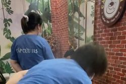 Khen thưởng nữ điều dưỡng cứu nam thanh ni&ecirc;n ngừng tuần ho&agrave;n tại qu&aacute;n c&agrave; ph&ecirc; ở H&agrave; Nội