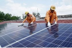 TPHCM đẩy mạnh phát triển điện mặt trời mái nhà