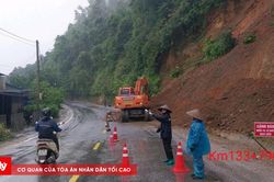 Mưa lớn gây sạt lở hàng nghìn m3 đất đá trên QL3 và QL6