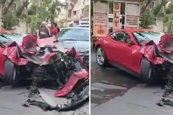 Siêu xe Ferrari Roma chục tỷ nát đầu vì phóng nhanh đâm vào cổng chung cư