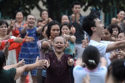Cơ hội 'dân số vàng' của Việt Nam sắp hết, dân số già đến nhanh hơn